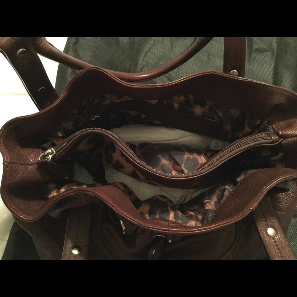 genuine leather handbag, b makowsky - Picture 3 of 3